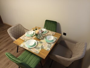 Dining - Top Center Varna cozy apr 3bdr 6min from the beach (Varna)