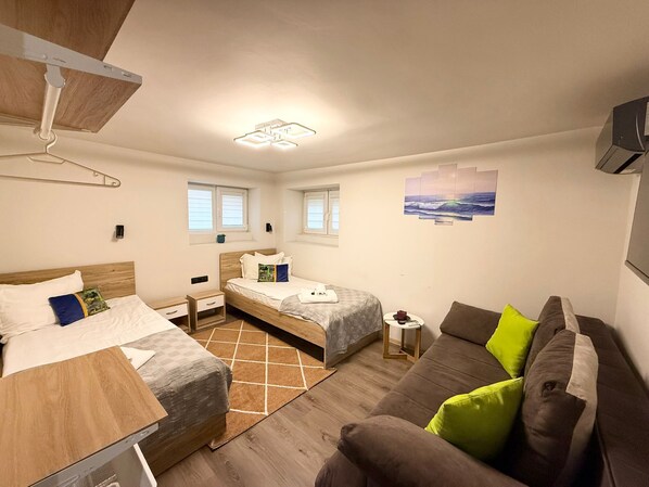 2 bedrooms, iron/ironing board, WiFi, wheelchair access