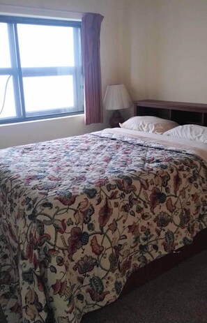 2 bedrooms, bed sheets