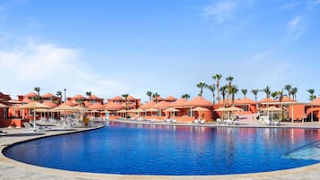 3 outdoor pools, pool umbrellas, sun loungers