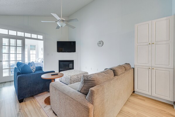 Apartment (3 Bedrooms) | Front of property