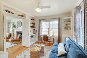 House (2 Bedrooms) | Interior