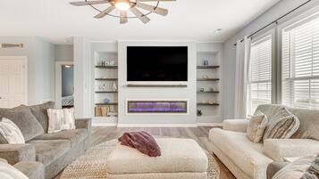 House (3 Bedrooms) | Front of property