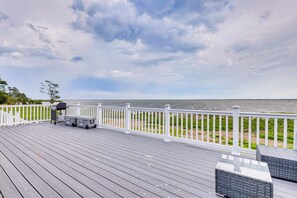 House (3 Bedrooms) | Interior - Private Beach & Deck: Bayfront Home in Hayes! (Hayes)