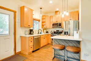 Interior - Soldotna Fishing Cabin ~ Half-mi to Kenai River! (Soldotna)