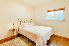 Interior - Soldotna Fishing Cabin ~ Half-mi to Kenai River! (Soldotna)