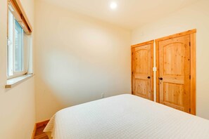 House (2 Bedrooms) | Interior - Soldotna Fishing Cabin ~ Half-mi to Kenai River! (Soldotna)