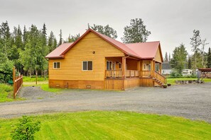 Interior - Soldotna Fishing Cabin ~ Half-mi to Kenai River! (Soldotna)