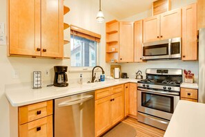 House (2 Bedrooms) | Interior