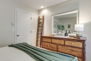 Apartment (1 Bedroom) | Interior