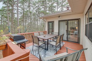 Terrace/patio - 'stay and Play' - Hot Springs Village Home! (Hot Springs Village)