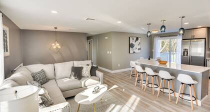 Pet-friendly South Kingstown Home: 5 Mi to Beach!