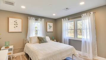 House (5 Bedrooms) | Interior