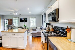 Interior - 3 Mi to Dtwn: Updated Retreat in Indianapolis! (Indianapolis)