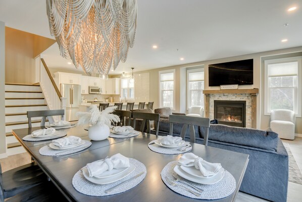 Apartment (4 Bedrooms) | Interior - Spacious Conway Vacation Rental w/ Pool Table (North Conway)