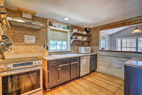 House (Multiple Bedrooms) | Interior