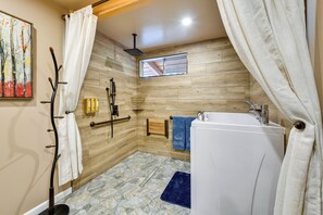 House (4 Bedrooms) | Interior - Stunning Idyllwild Home w/ Private Hot Tub & Decks (Idyllwild)