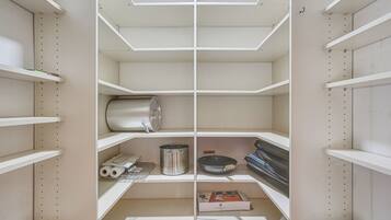 Villa (6 Bedrooms) | Interior