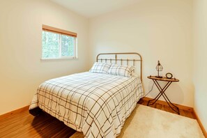 House (2 Bedrooms) | Interior - Fishermans Cabin in Soldotna Near Kenai River! (Soldotna)