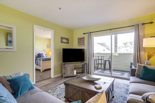 3 Mi to Savannah Beach: Lewes Condo w/ Pool Access