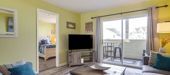 3 Mi to Savannah Beach: Lewes Condo w/ Pool Access