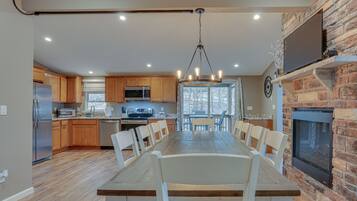 House (3 Bedrooms) | Interior