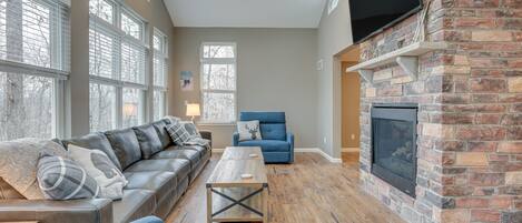 Casa (3 Bedrooms) | Área de sala de estar | Chimenea