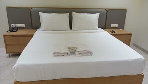 Executive Double or Twin Room | In-room safe, blackout curtains, soundproofing, iron/ironing board