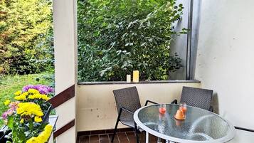 Design Apartment, Non Smoking | Teres/patio