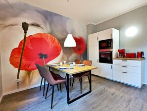 Apartamento de diseño, no fumadores | Cocina privada | Frigorífico grande, microondas, horno y placa de cocina
