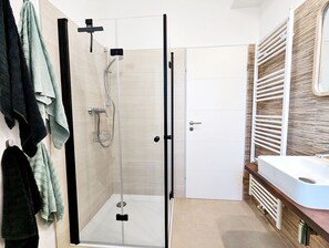 Haartrockner, Toilettenpapier