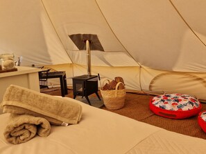 Spa - Beautiful 1-bed Bell Tent in Holyhead (Holyhead)