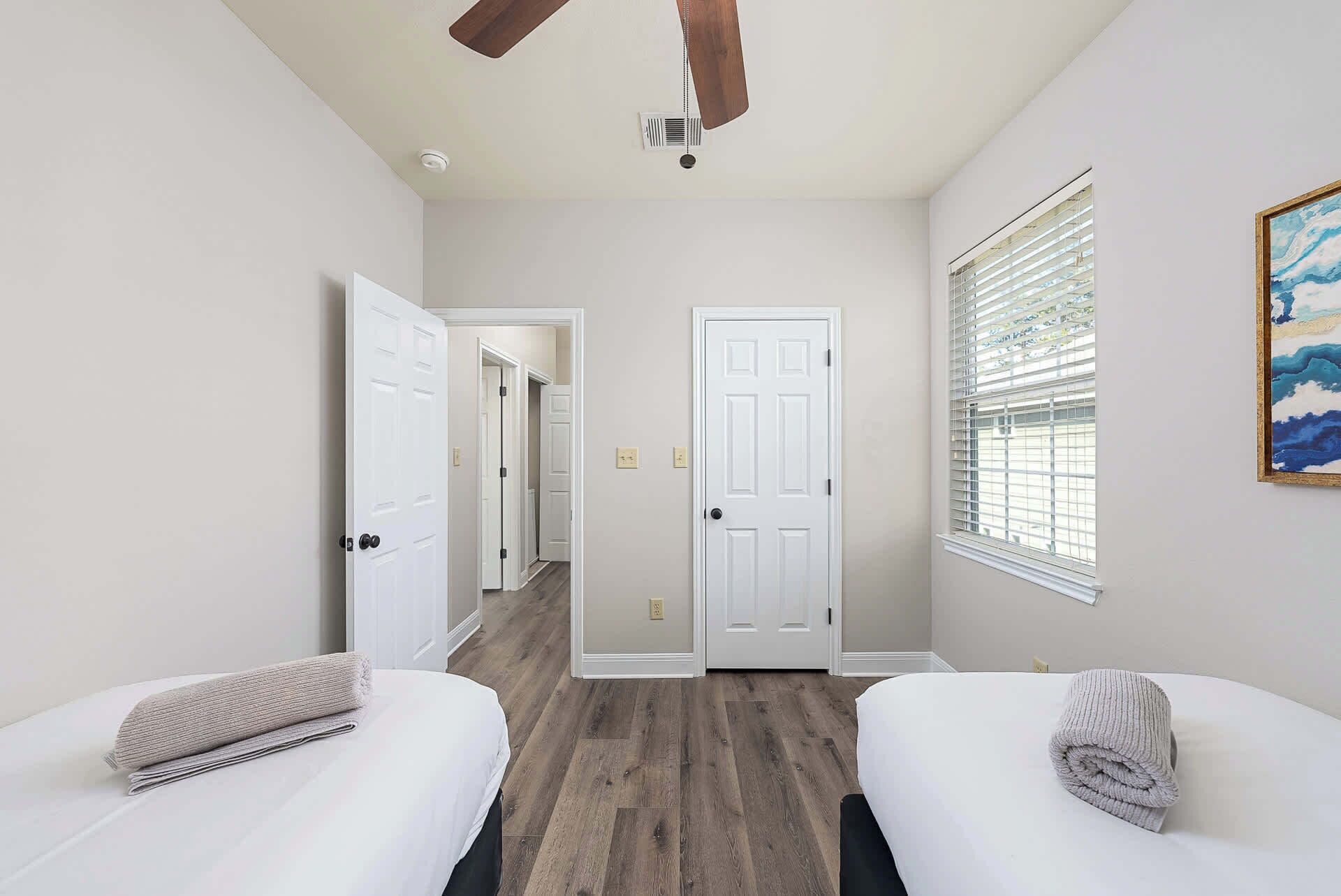 4 bedrooms, iron/ironing board, free WiFi, bed sheets