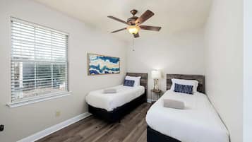 4 Schlafzimmer, Bügeleisen/Bügelbrett, kostenloses WLAN, Bettwäsche