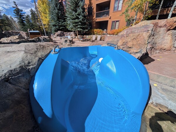 Property grounds - Beautiful Unit Easy Walk To the Slopes! (Keystone)