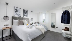 Unclassified image, 5 of 12, button - Central Plymouth 2Bed Apartment-Sleeps 4 (Plymouth)