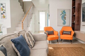 Smart TV, offices - Luxe Private Pool Villa, Golf Course View, BBQ (Grace Bay)
