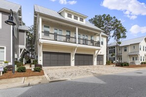 Exterior - Holiday Availability! 2 Community Swimming Pools! Golf Cart! 3 Adult Bikes! (Watersound)