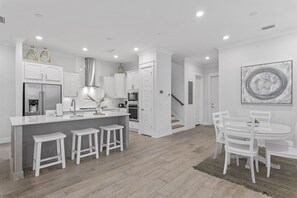 Dining - Holiday Availability! 2 Community Swimming Pools! Golf Cart! 3 Adult Bikes! (Watersound)