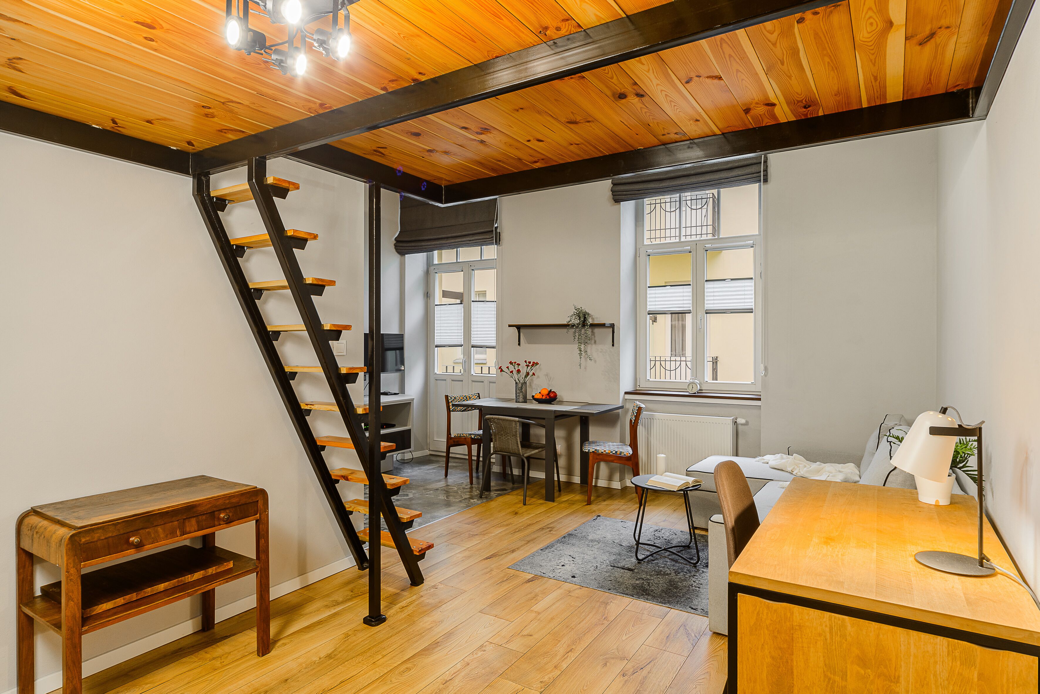 Ropa de cama hipoalergénica y escritorio 