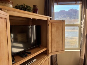 Interior - A2 EV Charger, Views, Garage, Shared Pool & Hot Tub (Moab)