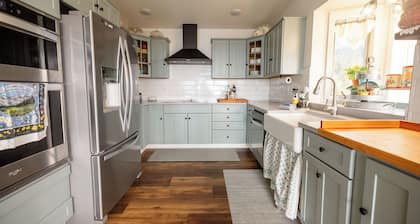 Stunning Ocean View Vacation Home with 4 Bedrooms, 2.5 Bathrooms