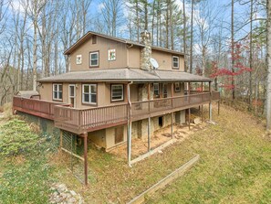 Exterior - Cozy Mountain Getaway w/Hot Tub! (Waynesville)