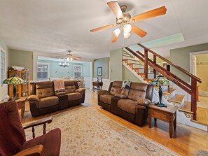 Smart TV, fireplace - Cozy Mountain Getaway w/Hot Tub! (Waynesville)