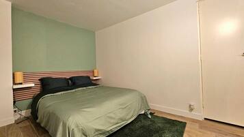 1 bedroom, iron/ironing board, free WiFi, bed sheets