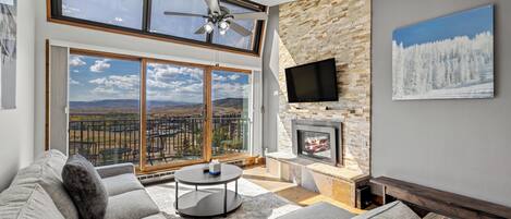 Televisión, chimenea