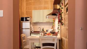 Fridge, microwave, stovetop, electric kettle