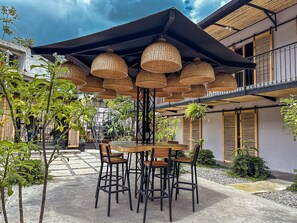 Junior Room, River View | Living area | LED TV - Hotel Casa de Hadas (Santa Marta)