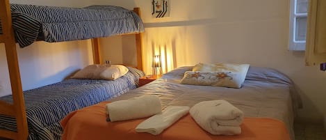 Classic Quadruple Room | Hypo-allergenic bedding, free WiFi