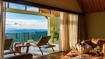 Royal Suite | Área de sala de estar | Libros